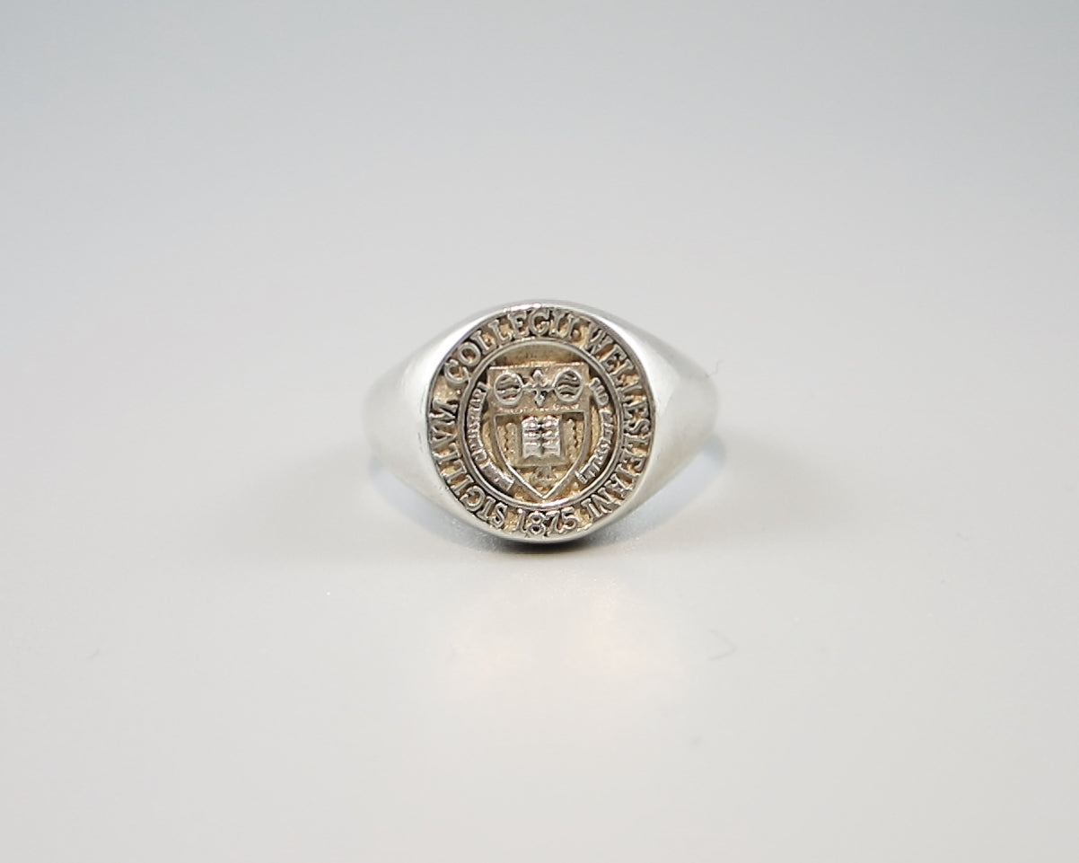 Silver Wellesley College Class Ring - Large Face